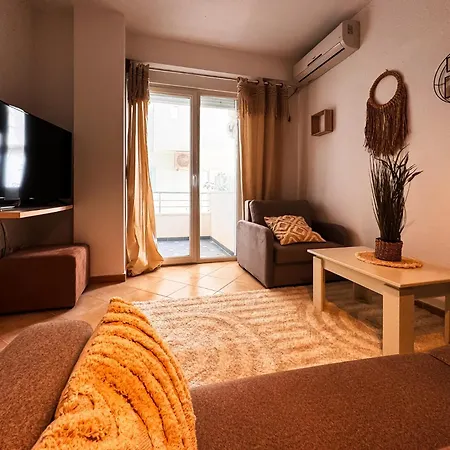 Alexis Apartment